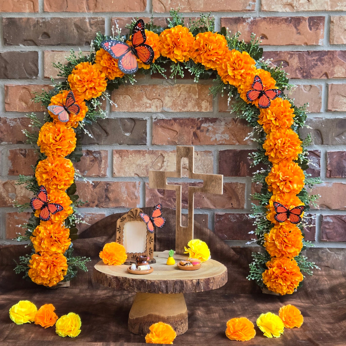 Golden Orange Marigold Arch -Large | Arco de Cempasúchil para Ofrenda