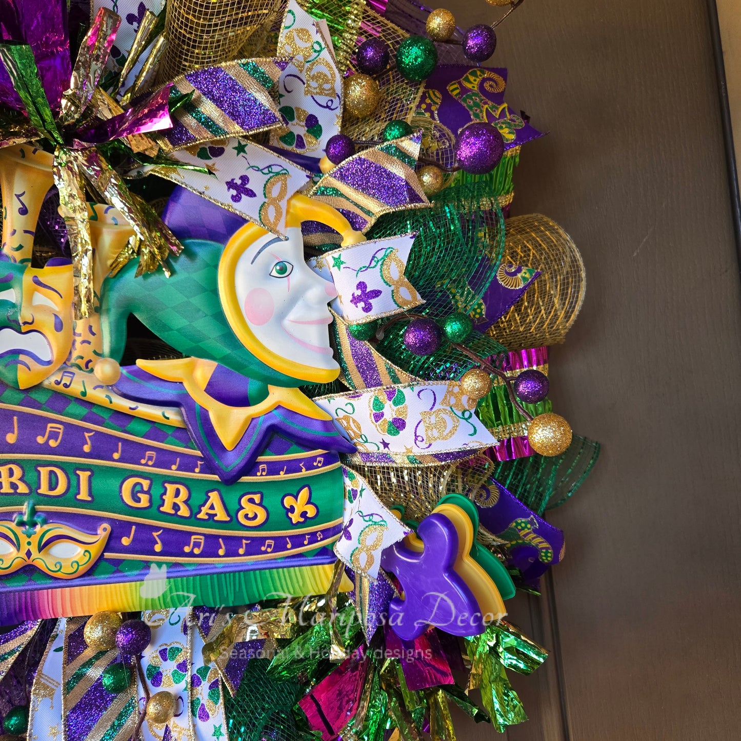 Mardi Gras Krewe float wreath, Carnival Celebration decoration