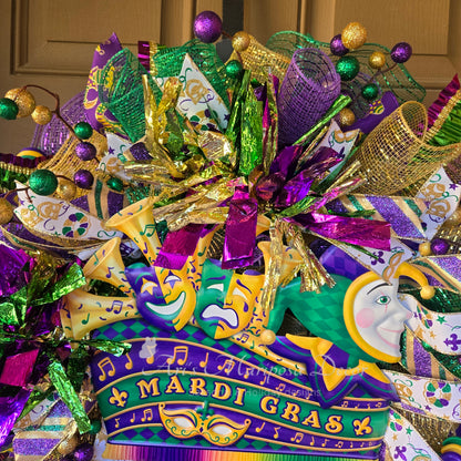 Mardi Gras Krewe float wreath, Carnival Celebration decoration