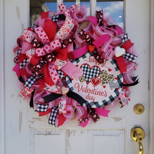 Valentine's Day leopard Print Wreath, Hugs and Kisses Home Decor