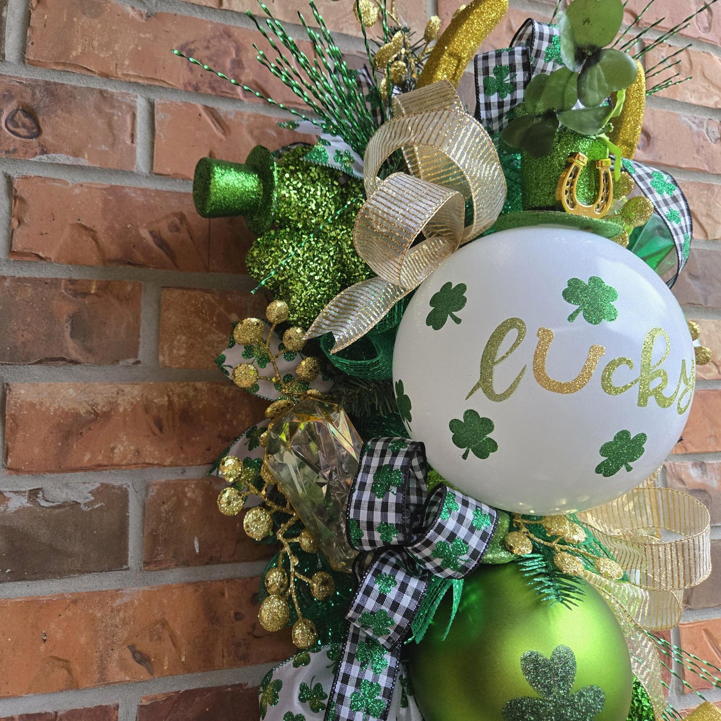 St. Patrick’s Day Swag – Lucky Shamrock Wreath with Gold & Emerald Decor